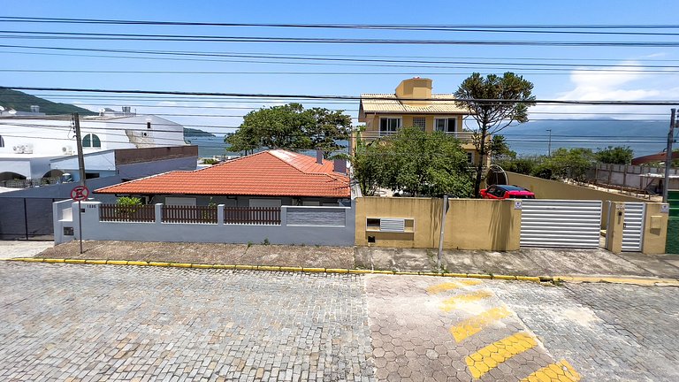#30-E - (Refúgio e Mar) Hospedagem em Canto Grande, Bombinha